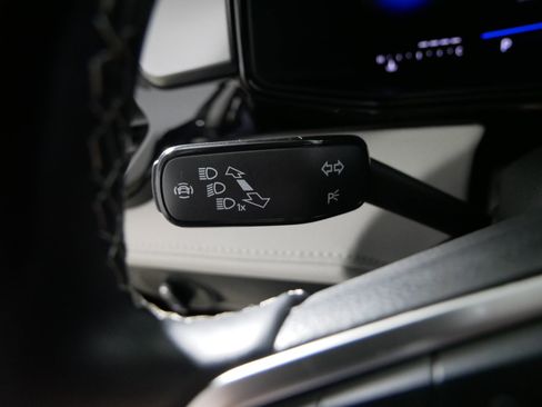 Used 2025 Volkswagen Taos S image 32