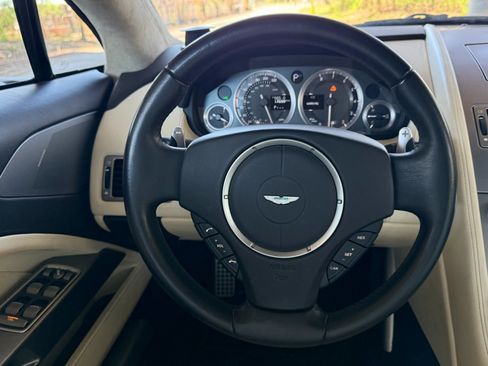 Used 2011 Aston Martin Rapide Luxe image 40