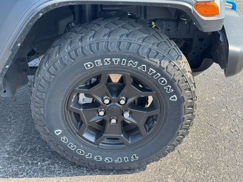 Used 2023 Jeep Wrangler Unlimited w/ Cold Weather Group AWD/4WD image 9