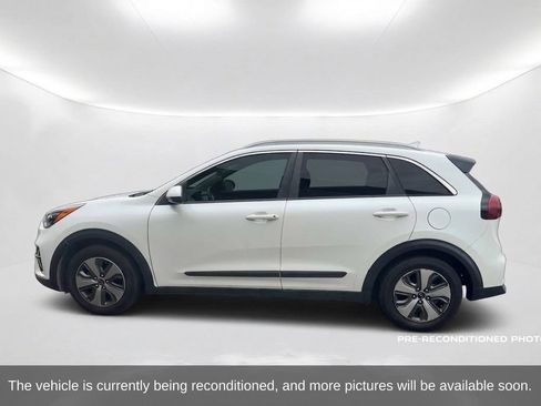 Used 2020 Kia Niro LX FWD image 9