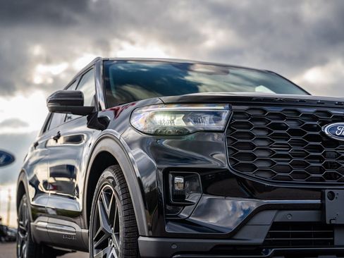 New 2026 Ford Explorer ST w/ Sun And Sound Package image 7