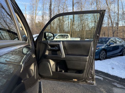 Used 2022 Toyota 4Runner SR5 Premium w/ Moonroof Package image 34