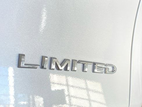 Used 2024 Toyota Grand Highlander Limited image 8