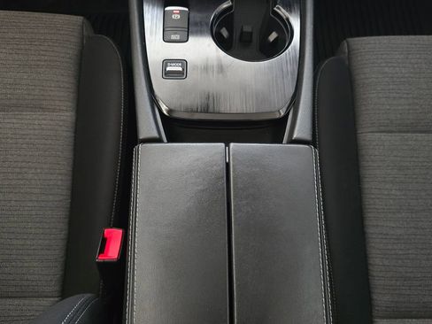 Used 2022 Nissan Rogue SV FWD image 37