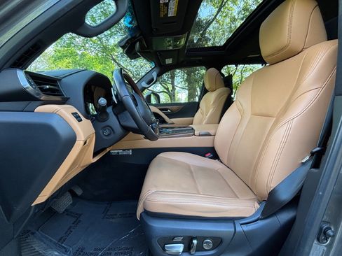 Used 2023 Lexus LX 600 4WD w/ Accessory Package (Z1) image 9