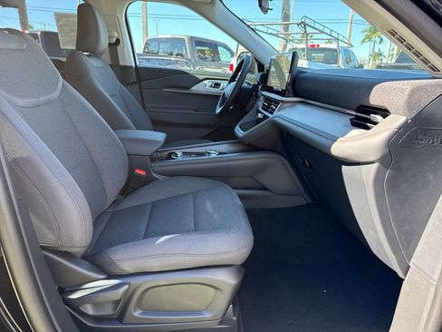 New 2026 Ford Explorer Active image 21