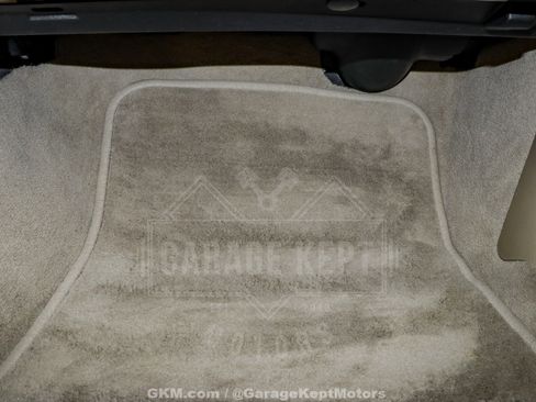 Used 2010 Lincoln Town Car Signature Limited image 71