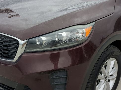 Used 2019 Kia Sorento LX w/ LX Convenience Package image 10