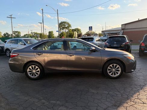 Used 2017 Toyota Camry LE FWD image 18