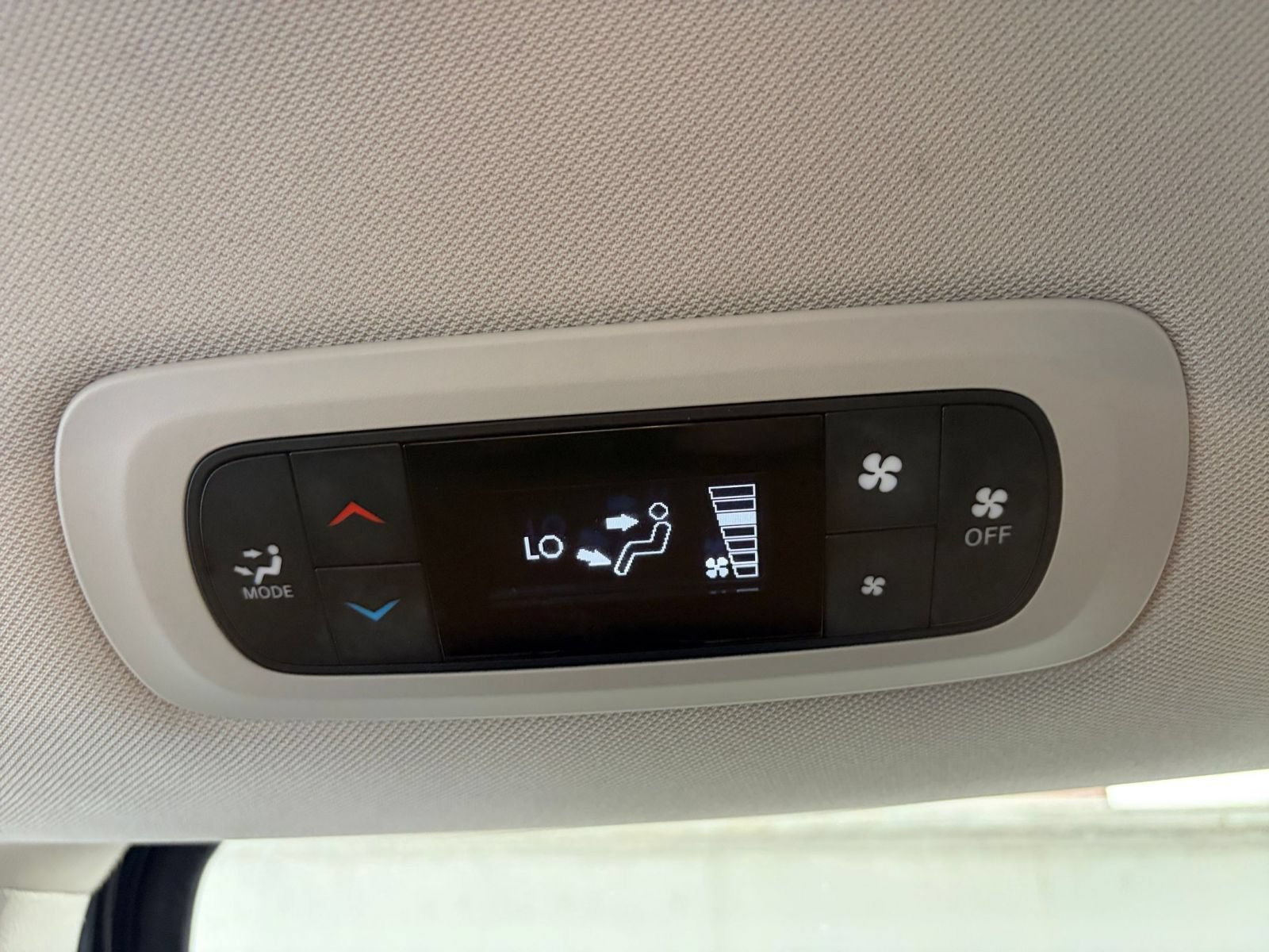 Used 2024 Chrysler Voyager LX FWD image 24