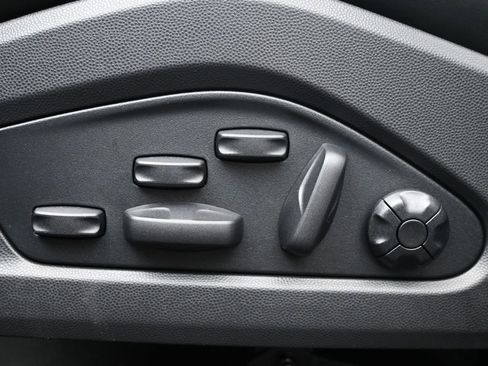 New 2025 Porsche Macan Turbo Electric image 31