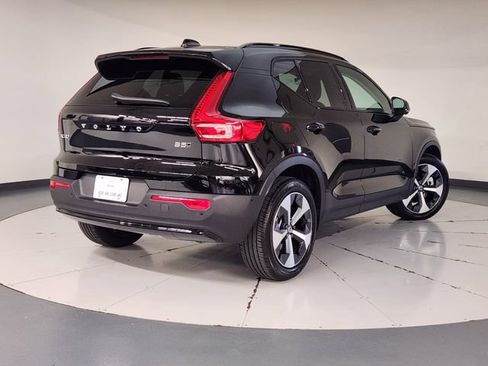 Certified 2026 Volvo XC40 B5 Plus AWD/4WD image 2