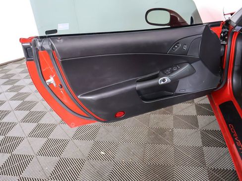 Used 2006 Chevrolet Corvette Convertible w/ Preferred Equipment Group RWD image 28
