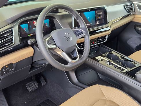 Used 2024 Volkswagen Atlas Cross Sport SE FWD image 10