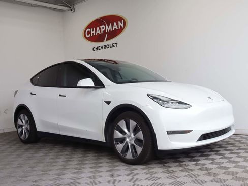 Used 2021 Tesla Model Y Long Range AWD/4WD image 1