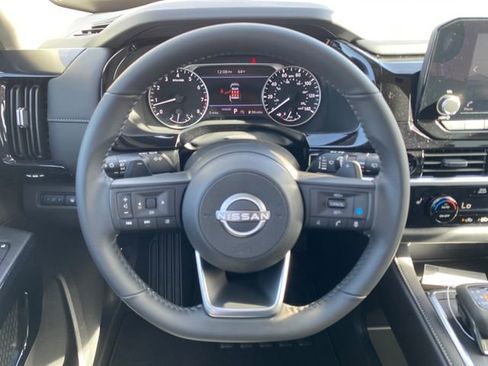 New 2025 Nissan Pathfinder SV w/ Black Appearance Package image 14