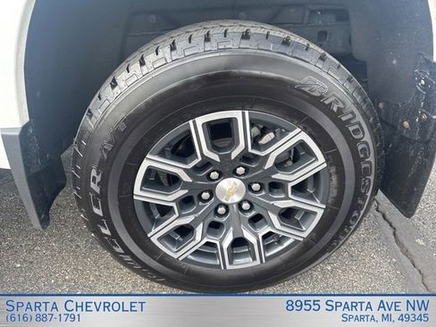 Used 2023 Chevrolet Colorado LT w/ LT Convenience Package III AWD/4WD image 34
