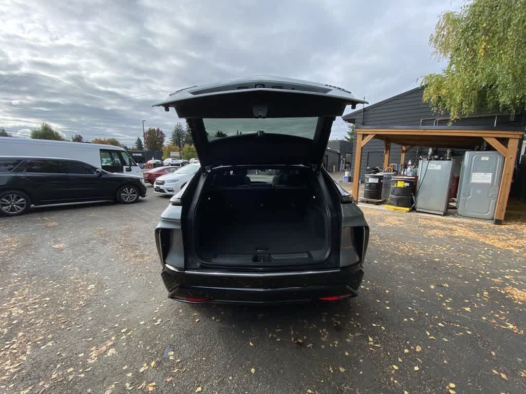 Used 2024 Cadillac Lyriq Tech AWD/4WD image 28