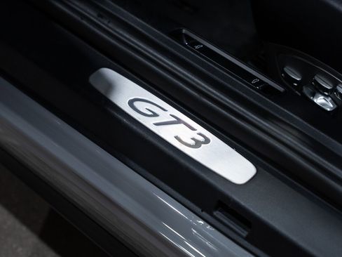 Used 2018 Porsche 911 GT3 image 26