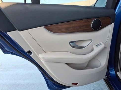 Used 2022 Mercedes-Benz GLC 300 image 17