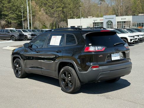 Used 2020 Jeep Cherokee Latitude Plus image 3