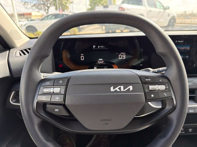 Used 2025 Kia K4 FWD image 6