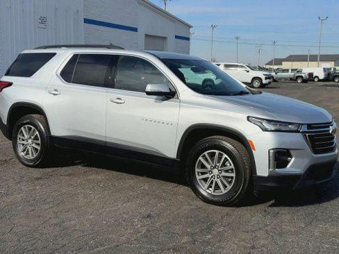 Certified 2022 Chevrolet Traverse LT image 2
