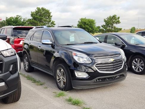 Used 2016 Chevrolet Equinox LTZ w/ Enhanced Convenience Package FWD image 2