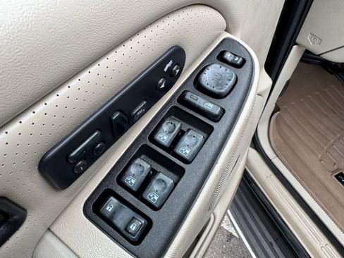 Used 2003 Cadillac Escalade AWD image 10