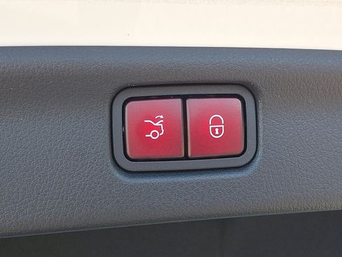 Certified 2023 Mercedes-Benz C 300 4MATIC Sedan image 29