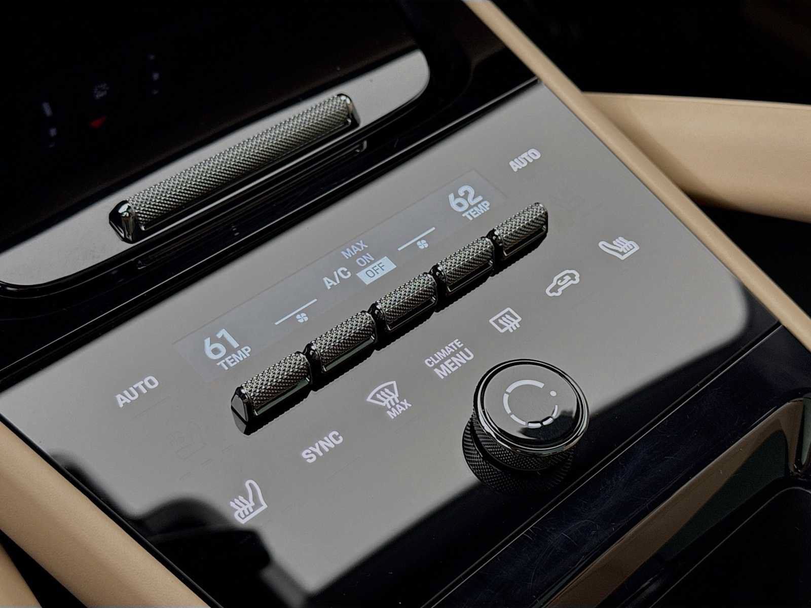 Certified 2025 Porsche Cayenne AWD/4WD image 21