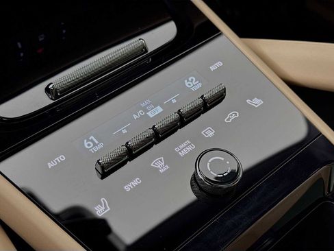 Certified 2025 Porsche Cayenne image 21