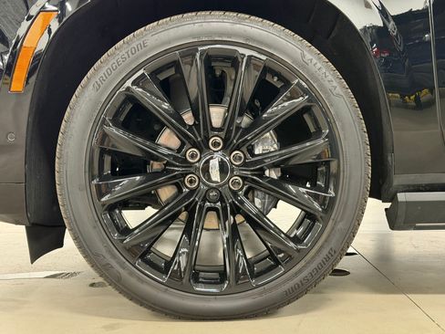 Used 2025 Cadillac Escalade ESV Sport Platinum w/ LPO, ONYX Package AWD/4WD image 12