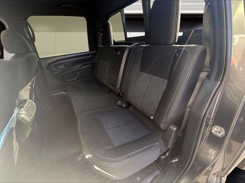 Used 2019 Nissan Titan SV w/ SV Convenience Package image 27