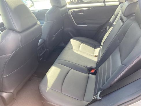 Used 2021 Toyota RAV4 XLE Premium FWD image 7