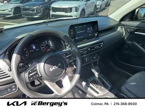 Used 2023 Kia Seltos LX image 10