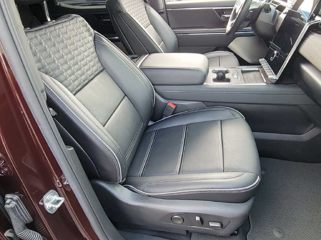 Used 2025 GMC Sierra EV Denali AWD/4WD image 28
