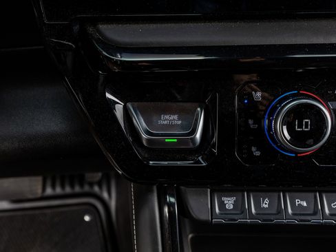 Used 2024 GMC Sierra 2500 AT4X image 23