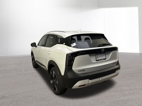 New 2025 Nissan Kicks SR image 30
