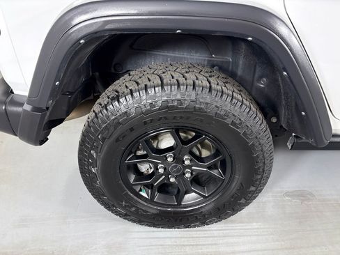 Used 2025 Jeep Wrangler Unlimited Sport AWD/4WD image 10