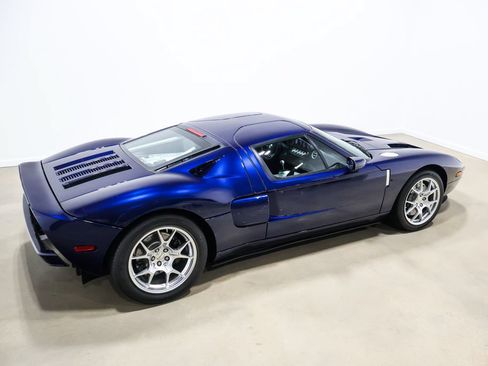 Used 2005 Ford GT RWD image 49