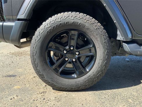 Used 2021 Jeep Wrangler Unlimited Sahara AWD/4WD image 26