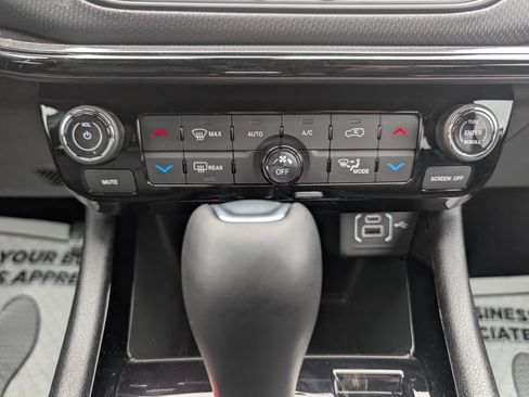 New 2026 Jeep Compass Limited image 16