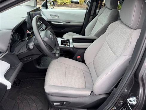 Certified 2025 Toyota Sienna LE w/ LE Plus Package AWD/4WD image 13
