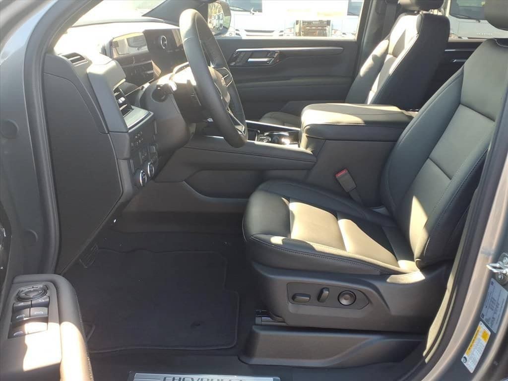 New 2026 Chevrolet Suburban LT w/ Comfort Package RWD image 16