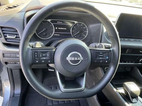 Used 2023 Nissan Rogue SV image 18