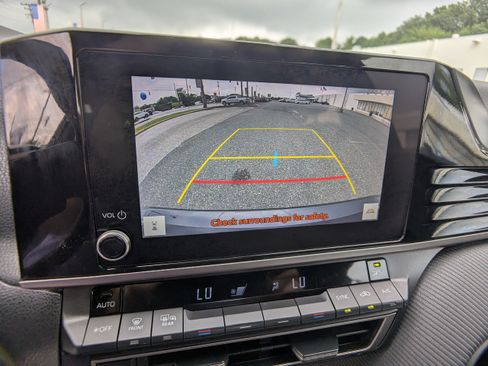 Used 2025 Toyota Camry SE FWD image 21