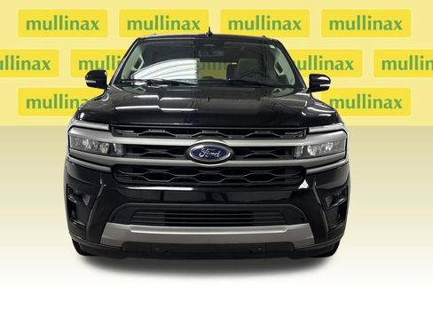 Used 2023 Ford Expedition XLT image 6