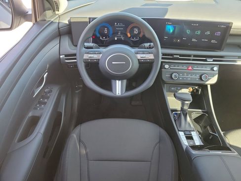 Used 2026 Hyundai Tucson SE image 8