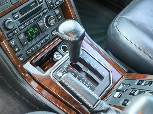 Used 2002 Land Rover Range Rover HSE image 26